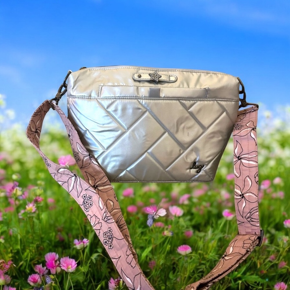 Lug Quilted Crossbody Bag - Silver with‎ INTERCHANGEABLE SILVER STRAP